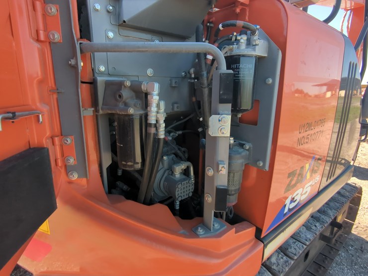 2019-hitachi-zx135us-6-image-17