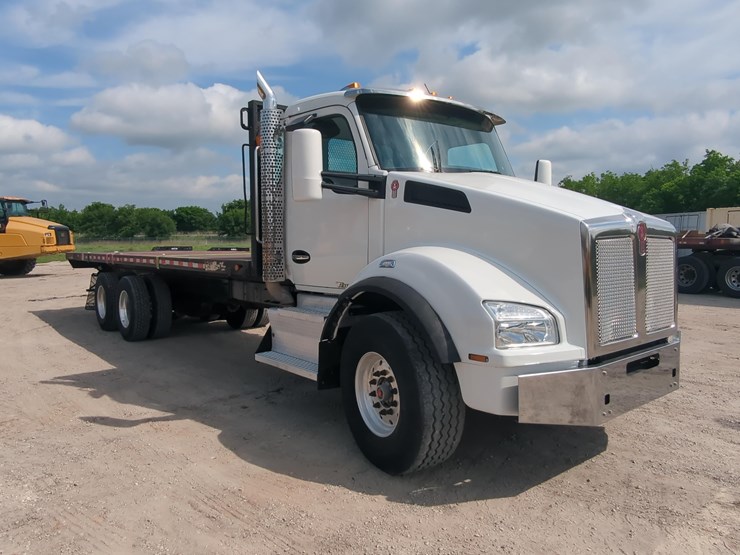 2016-kenworth-t880-image-3
