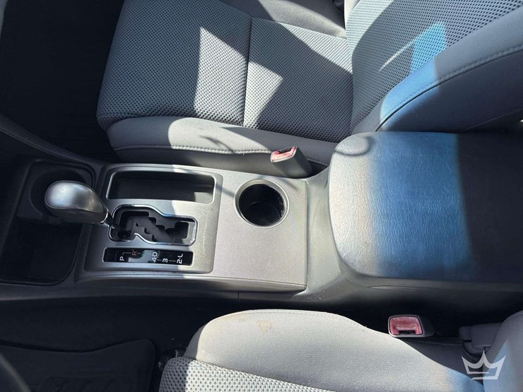 2013-toyota-tacoma-image-16
