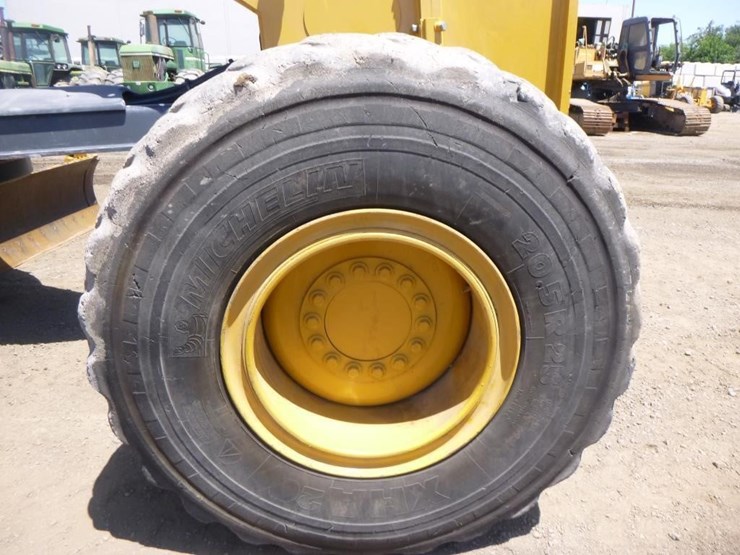2013-deere-872gp-image-37