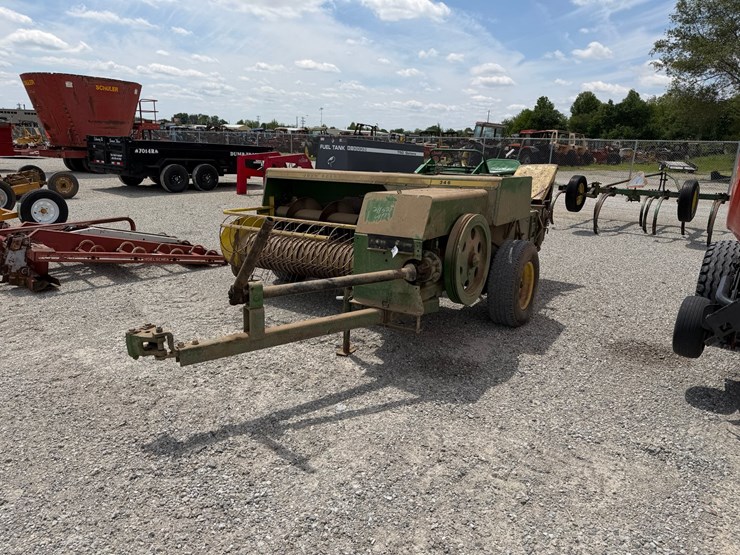 john-deere-346-image-10