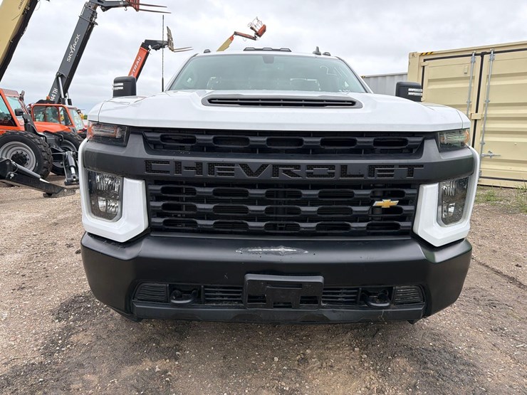 2022-chevrolet-3500-image-7