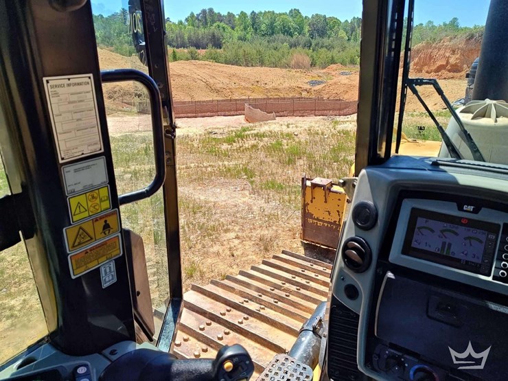 2019-caterpillar-d6n-lgp-image-36