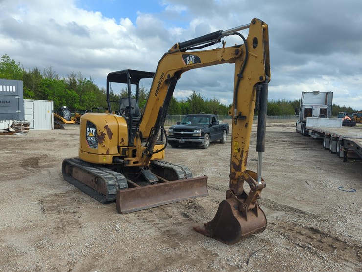 2015-caterpillar-305.5e2-image-3