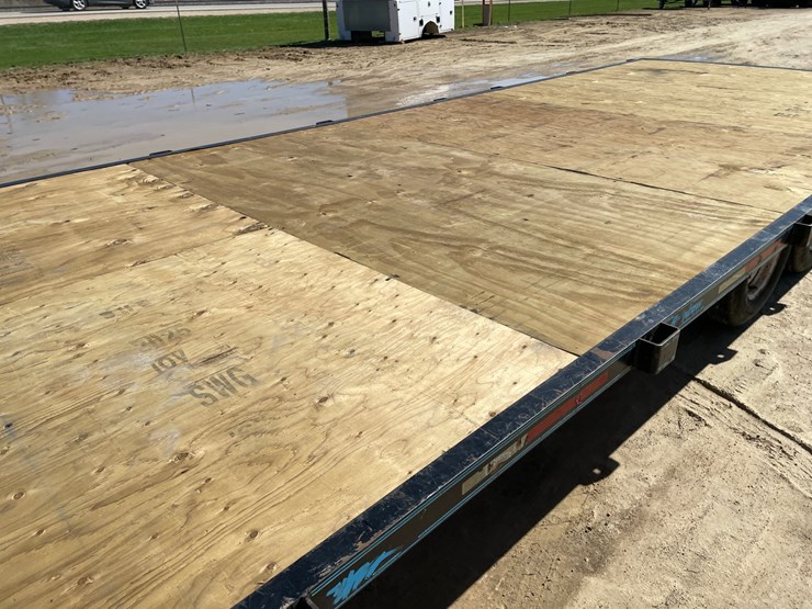 #2011-•-4-place-22'-snowmobile-trailer-(no-title)-image-11