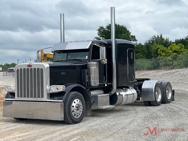 2019-peterbilt-389-image-5