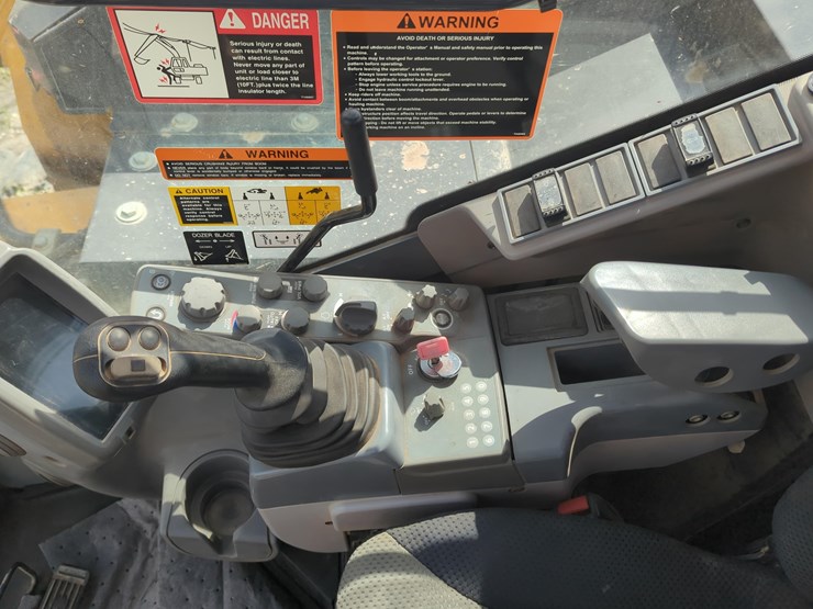 2023-deere-85g-image-12