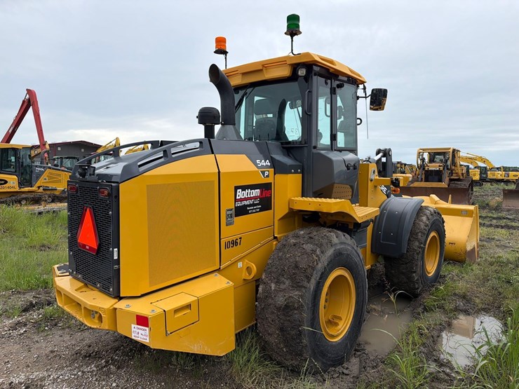2023-deere-544p-image-5