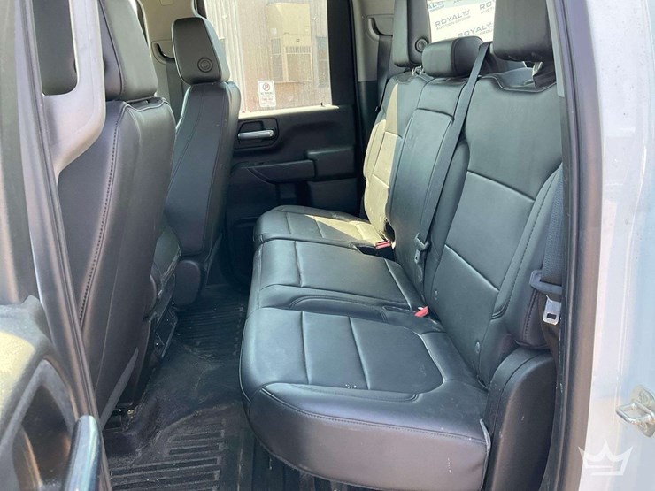 2020-chevrolet-silverado-2500-image-22