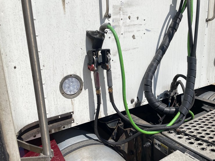 2013-kenworth-t660-image-44