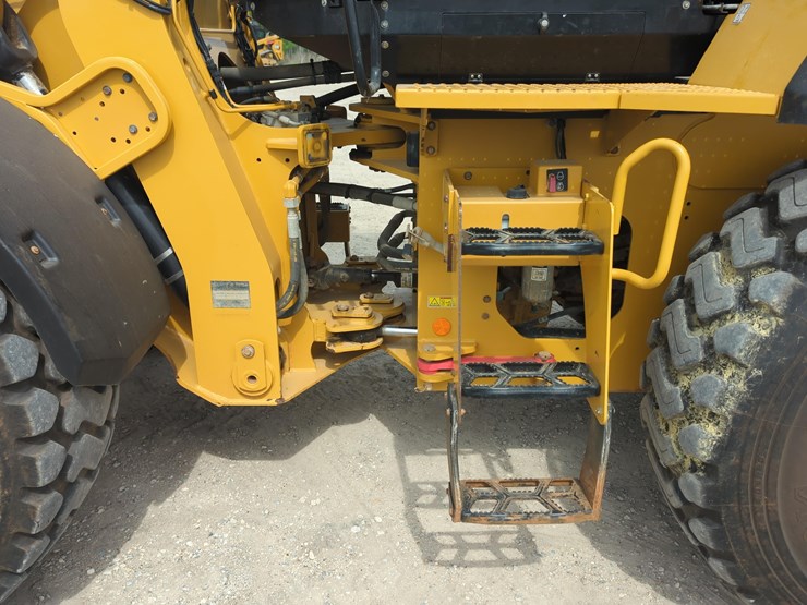 2022-caterpillar-930m-image-7