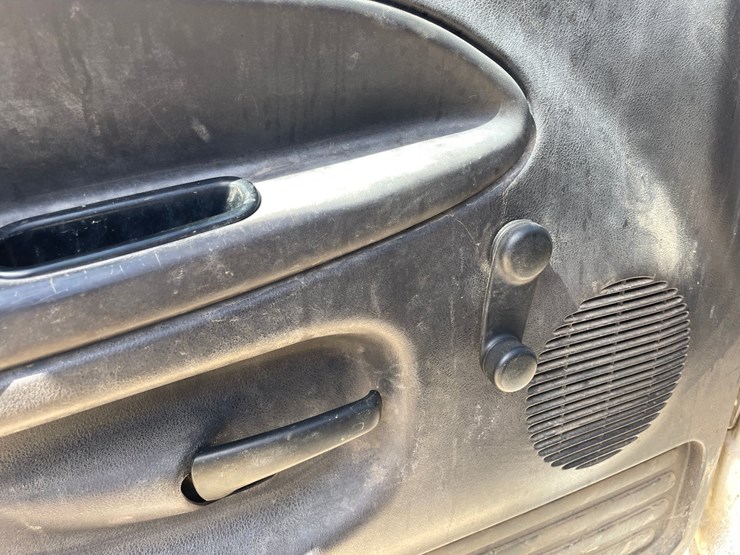 2001-dodge-ram-2500-image-39