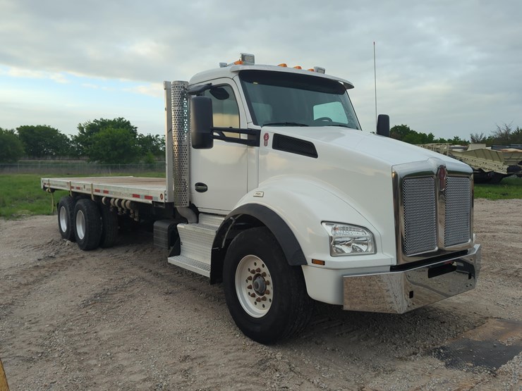 2016-kenworth-t880-image-3