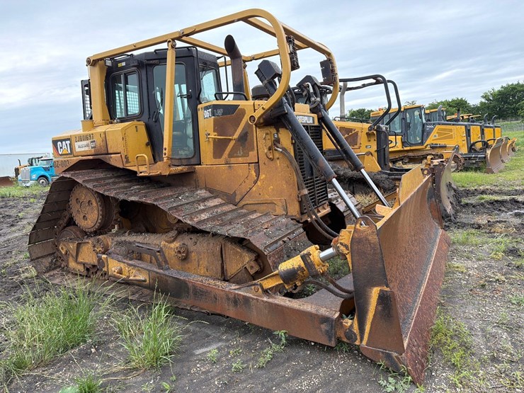 caterpillar-d6t-lgp-image-4