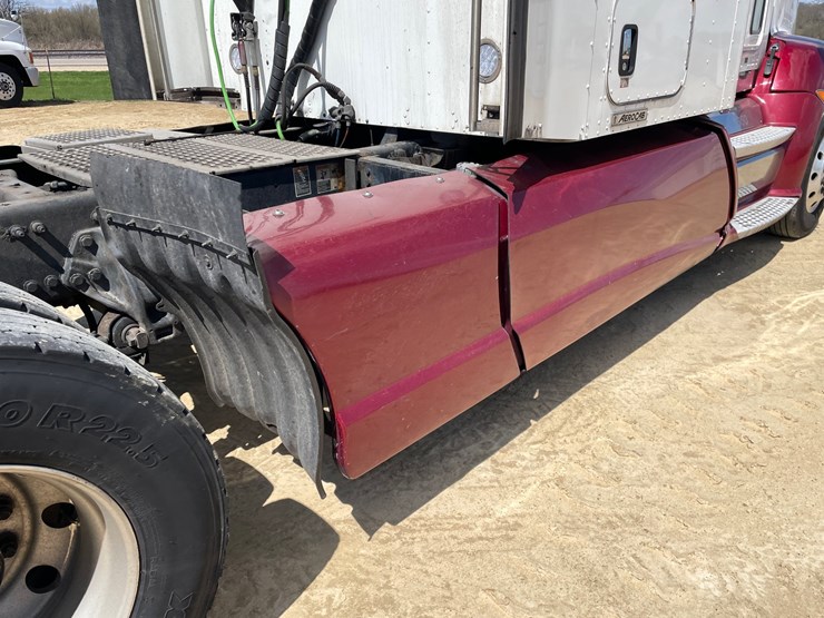 2013-kenworth-t660-image-27