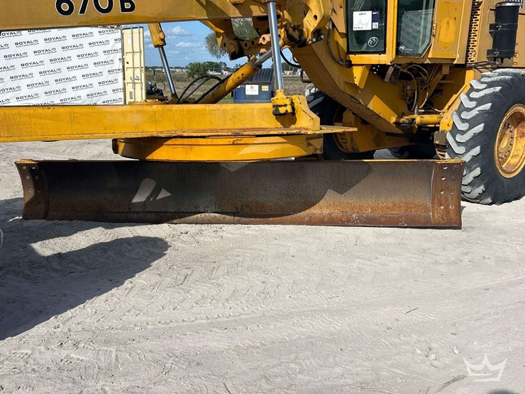 1992-deere-670b-image-19
