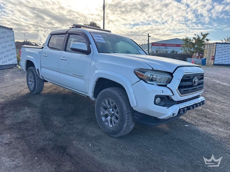 2017-toyota-tacoma-image-2