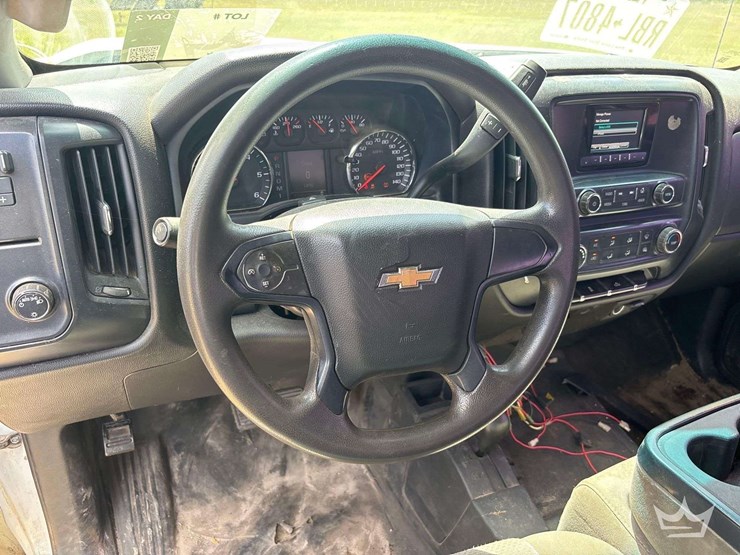 2015-chevrolet-silverado-2500hd-image-17