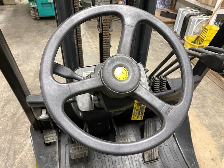 #302-•-clark-4,000lb-propane-forklift-image-40