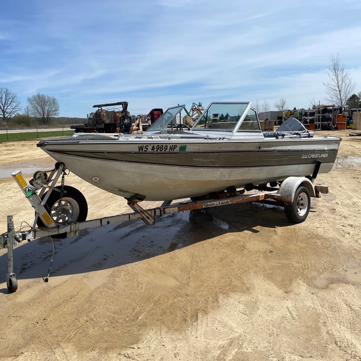 #2000 • 1986 Crestliner Nordic 17' Boat (Has WI Title)