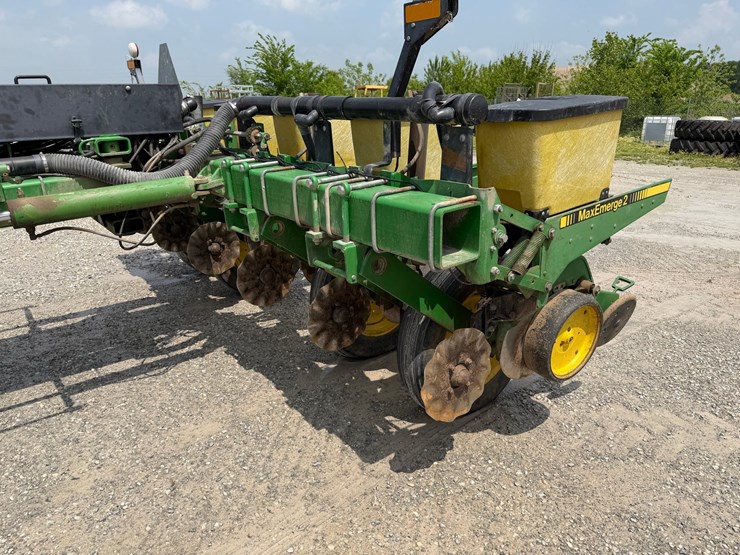 john-deere-7200-image-11