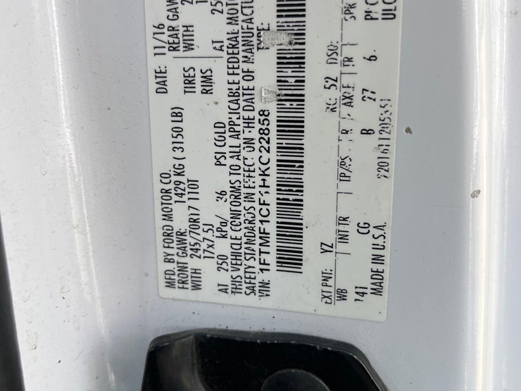 2017-ford-f150-xl-image-10