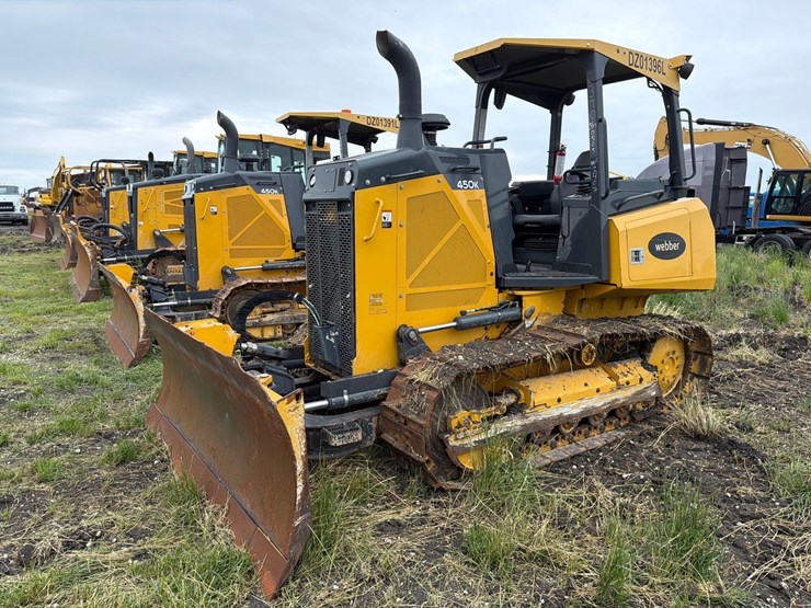 2022-deere-450-lt-image-3