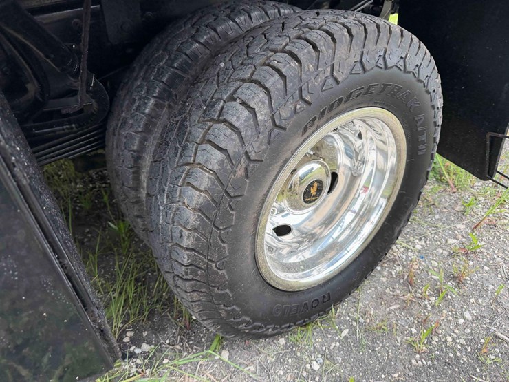 2022-chevrolet-3500-image-9