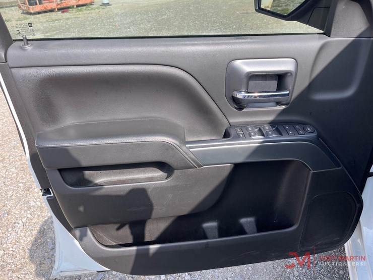 2019-chevrolet-silverado-1500-image-24