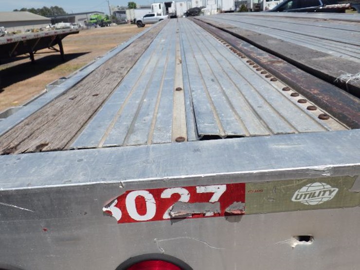 2011-utility-flatbed-image-13