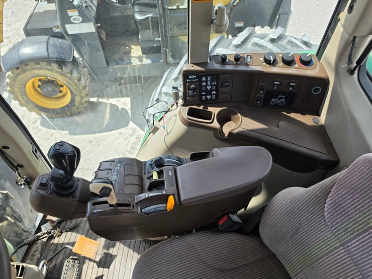 2006-john-deere-7520-image-19