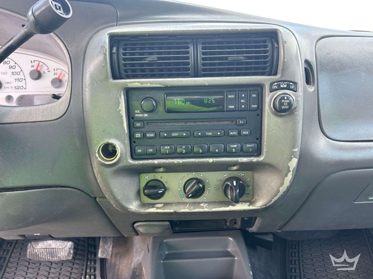 2004-ford-explorer-sport-trac-image-18