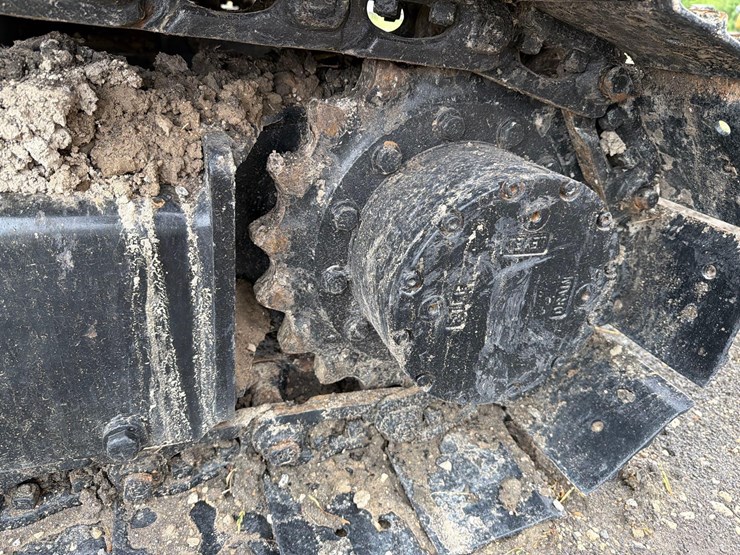 caterpillar-305.5-image-10