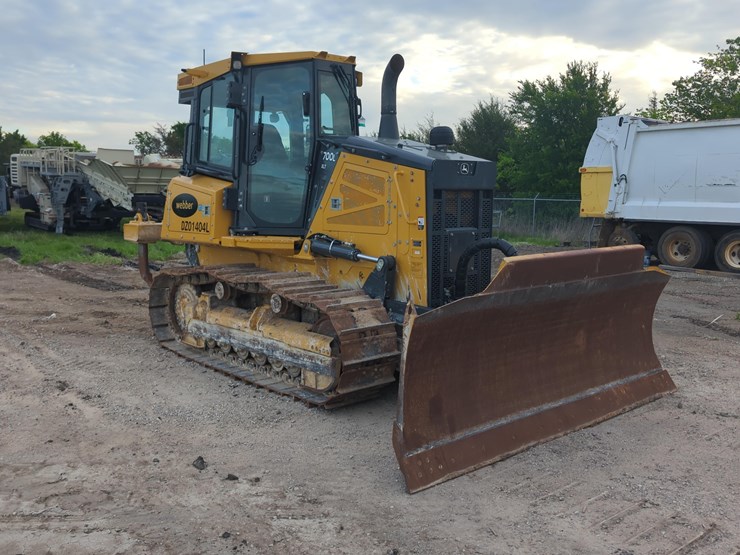 2022-deere-700l-xlt-image-3