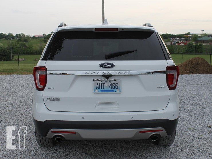 2017-ford-explorer-image-4