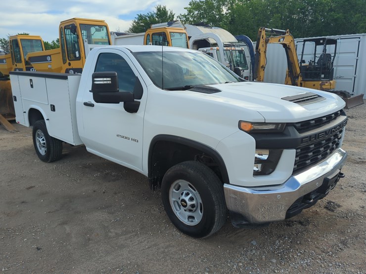 2023-chevrolet-2500-image-3