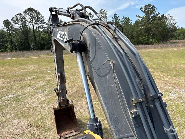 2017-deere-210g-image-17