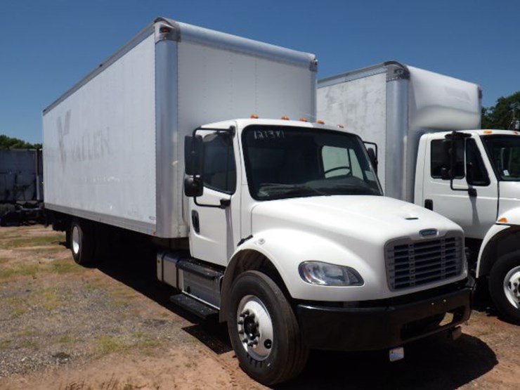 2015-freightliner-m2-106-image-3
