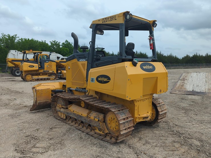 2022-deere-450-lt-image-5