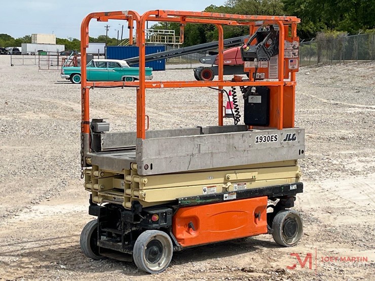 2013-jlg-1930es-image-4
