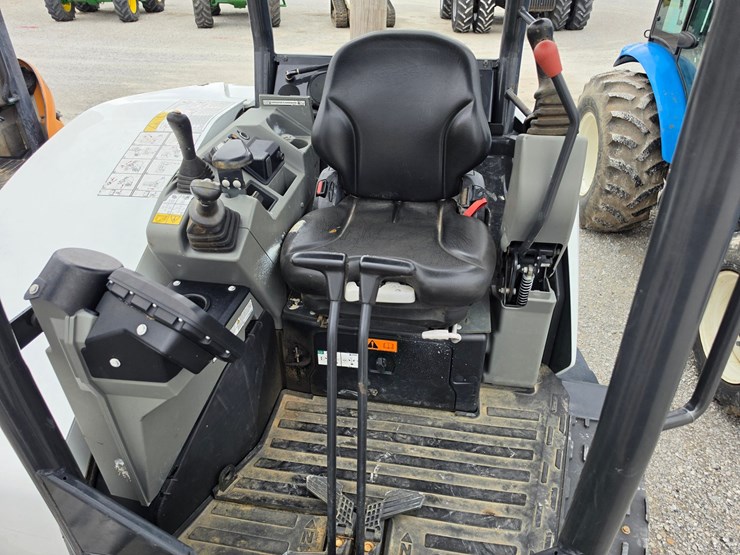2023-bobcat-e42-image-9