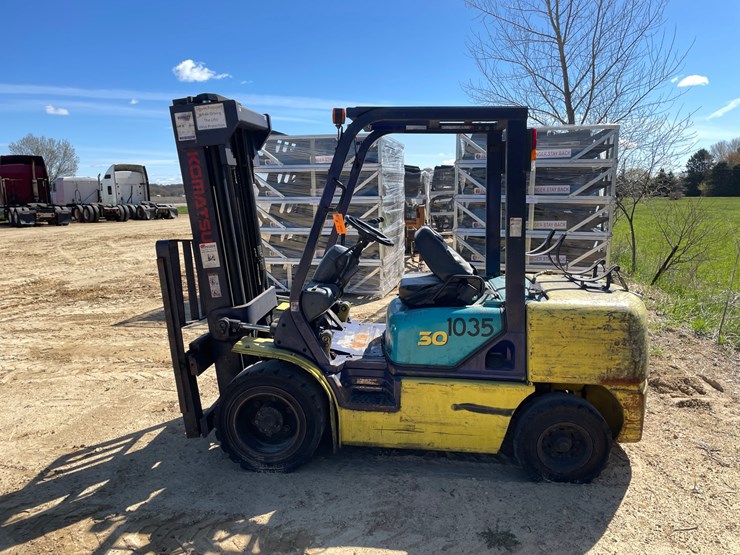 #308-•-komatsu-6,000-lbs,-propane-forklift-(non-moving)-image-7