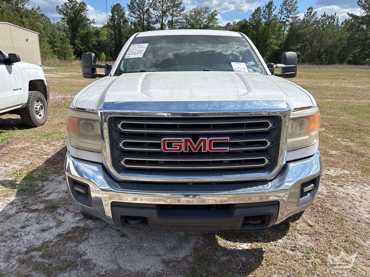 2015-gmc-sierra-2500hd-image-38