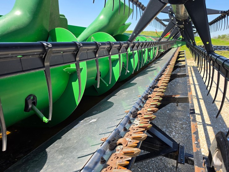 2015-john-deere-635f-image-3