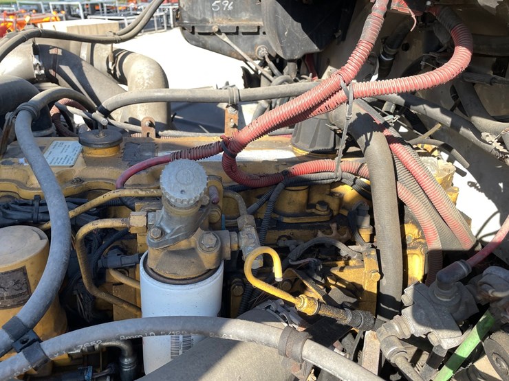 2003-freightliner-fl70-image-127