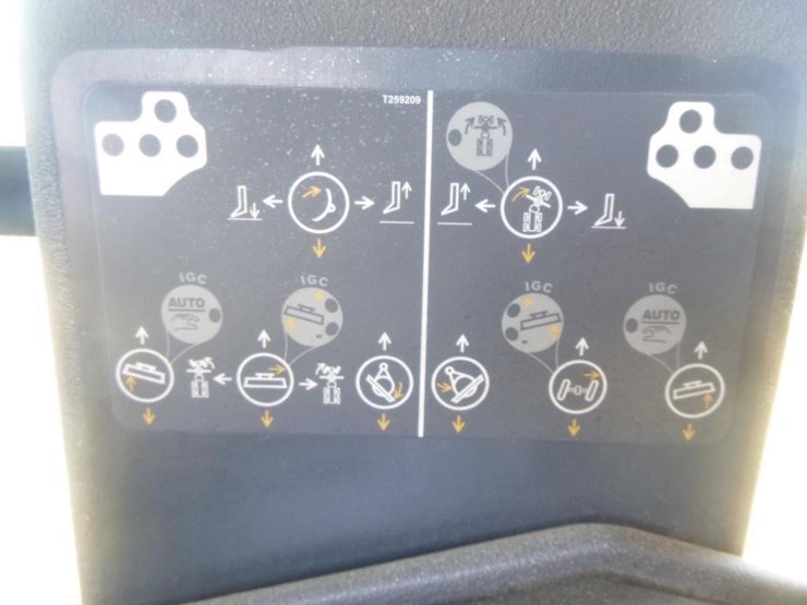 2013-deere-872gp-image-17