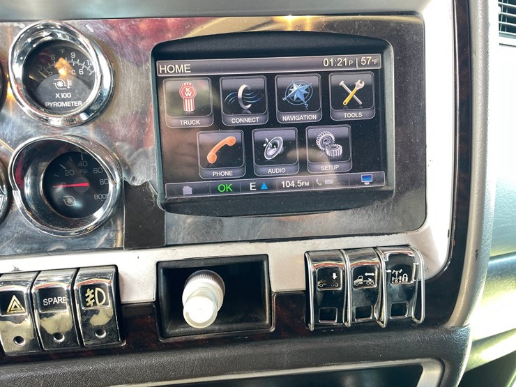 2013-kenworth-t660-image-116