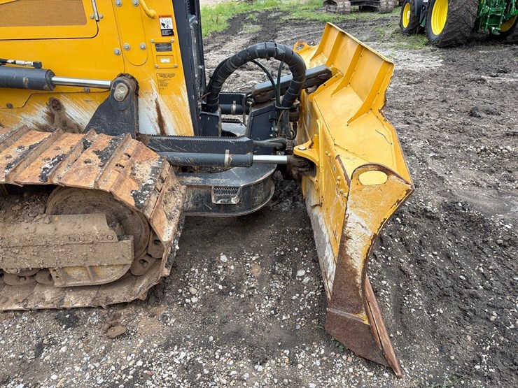2022-deere-700l-xlt-image-15