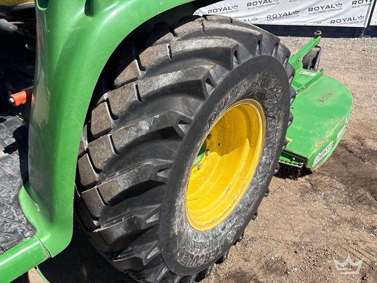 2016-john-deere-3039r-image-39