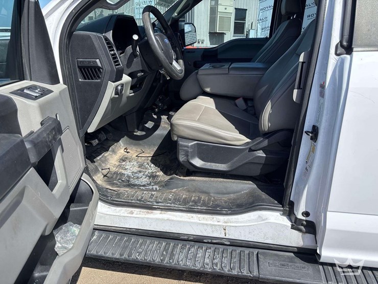 2017-ford-f150-image-12